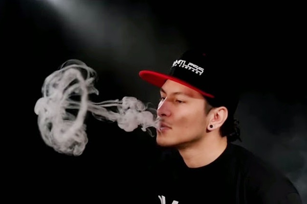 Các kỹ thuật phà khói vape đơn giản mà bạn nên biết